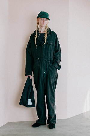 インアット(INNAT) 2025-26年秋冬ウィメンズ&メンズコレクション  - 写真19