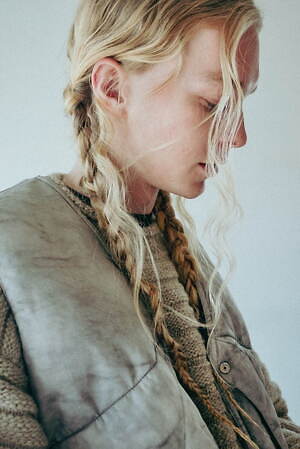 インアット(INNAT) 2025-26年秋冬ウィメンズ&メンズコレクション  - 写真28