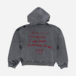 バレンシアガのバレンタインウェア、“口紅の手書きメッセージ風”ロゴ入りフーディーやTシャツ｜写真2