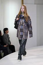 ルメール 2025年秋冬コレクション - 日常に引き立つ動きと表情のニュアンス｜写真14