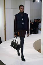 ルメール 2025年秋冬コレクション - 日常に引き立つ動きと表情のニュアンス｜写真21