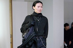 ルメール 2025年秋冬コレクション - 日常に引き立つ動きと表情のニュアンス