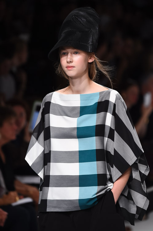 イッセイ ミヤケ(ISSEY MIYAKE) 2015年春夏ウィメンズコレクション  - 写真56