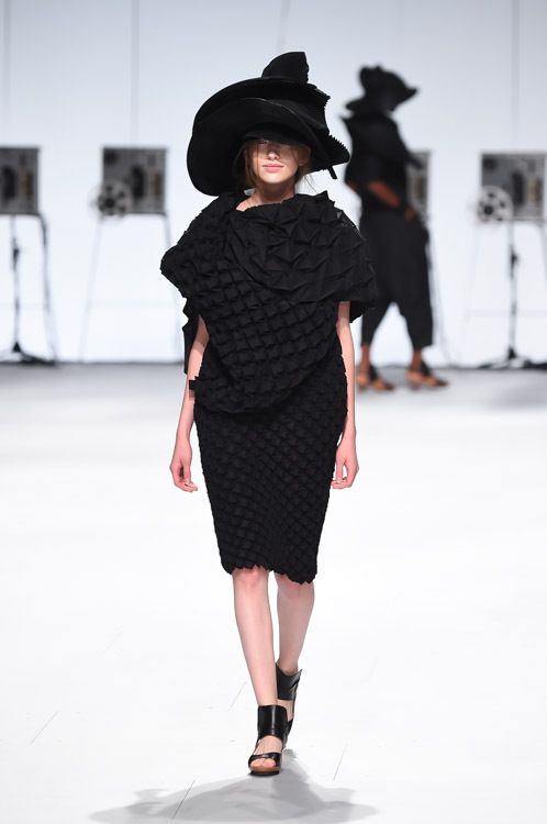 イッセイ ミヤケ(ISSEY MIYAKE) 2015年春夏ウィメンズコレクション  - 写真67