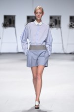 イッセイ ミヤケ 2015年春夏コレクション - 進化した“3Dストレッチ”が描く、優美な造形｜写真26