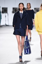 イッセイ ミヤケ 2015年春夏コレクション - 進化した“3Dストレッチ”が描く、優美な造形｜写真39