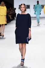 イッセイ ミヤケ 2015年春夏コレクション - 進化した“3Dストレッチ”が描く、優美な造形｜写真41