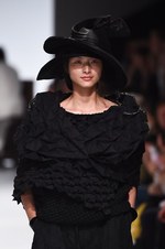 イッセイ ミヤケ 2015年春夏コレクション - 進化した“3Dストレッチ”が描く、優美な造形｜写真66