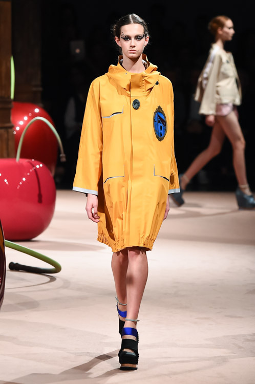 アンダーカバー(UNDERCOVER) 2015年春夏ウィメンズコレクション