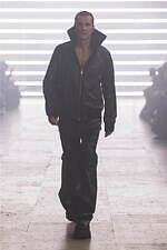 リック・オウエンス 2025年秋冬メンズコレクション - 発露される存在の強度｜写真44