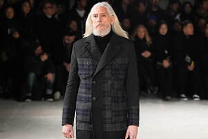 ジュンヤ ワタナベ マン 2025年秋冬コレクション - “自然の息吹を感じる”、フィルソンとコラボ