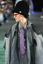 メゾン ミハラヤスヒロ 2025年秋冬コレクション - デフォルメが生みだすシルエット｜写真3