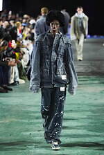 メゾン ミハラヤスヒロ 2025年秋冬コレクション - デフォルメが生みだすシルエット｜写真5