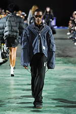 メゾン ミハラヤスヒロ 2025年秋冬コレクション - デフォルメが生みだすシルエット｜写真12