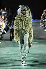 メゾン ミハラヤスヒロ 2025年秋冬コレクション - デフォルメが生みだすシルエット｜写真31