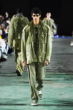 メゾン ミハラヤスヒロ 2025年秋冬コレクション - デフォルメが生みだすシルエット｜写真33