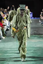 メゾン ミハラヤスヒロ 2025年秋冬コレクション - デフォルメが生みだすシルエット｜写真36