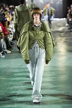 メゾン ミハラヤスヒロ 2025年秋冬コレクション - デフォルメが生みだすシルエット｜写真39