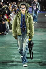 メゾン ミハラヤスヒロ 2025年秋冬コレクション - デフォルメが生みだすシルエット｜写真44