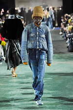 メゾン ミハラヤスヒロ 2025年秋冬コレクション - デフォルメが生みだすシルエット｜写真49