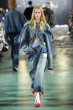 メゾン ミハラヤスヒロ 2025年秋冬コレクション - デフォルメが生みだすシルエット｜写真51