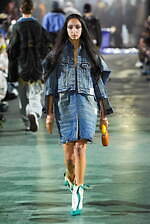 メゾン ミハラヤスヒロ 2025年秋冬コレクション - デフォルメが生みだすシルエット｜写真55