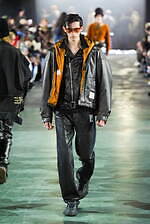 メゾン ミハラヤスヒロ 2025年秋冬コレクション - デフォルメが生みだすシルエット｜写真59