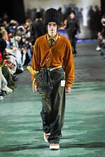 メゾン ミハラヤスヒロ 2025年秋冬コレクション - デフォルメが生みだすシルエット｜写真61