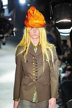 コム デ ギャルソン・オム プリュス 2025年秋冬コレクション - 砕かれた“断片”に探る希望｜写真4