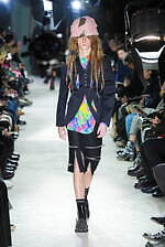 コム デ ギャルソン・オム プリュス 2025年秋冬コレクション - 砕かれた“断片”に探る希望｜写真26