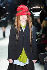 コム デ ギャルソン・オム プリュス 2025年秋冬コレクション - 砕かれた“断片”に探る希望｜写真34