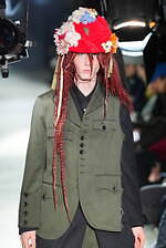 コム デ ギャルソン・オム プリュス 2025年秋冬コレクション - 砕かれた“断片”に探る希望｜写真43