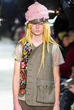 コム デ ギャルソン・オム プリュス 2025年秋冬コレクション - 砕かれた“断片”に探る希望｜写真45