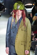 コム デ ギャルソン・オム プリュス 2025年秋冬コレクション - 砕かれた“断片”に探る希望｜写真55