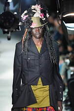 コム デ ギャルソン・オム プリュス 2025年秋冬コレクション - 砕かれた“断片”に探る希望｜写真57