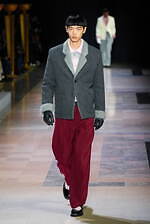 ケンゾー 2025年秋冬メンズコレクション - “東京からパリへ”列車での旅｜写真1