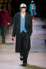 ケンゾー 2025年秋冬メンズコレクション - “東京からパリへ”列車での旅｜写真10