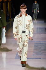 ケンゾー 2025年秋冬メンズコレクション - “東京からパリへ”列車での旅｜写真19