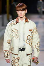 ケンゾー 2025年秋冬メンズコレクション - “東京からパリへ”列車での旅｜写真20