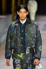 ケンゾー 2025年秋冬メンズコレクション - “東京からパリへ”列車での旅｜写真22