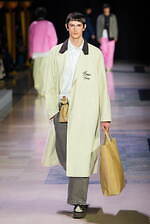 ケンゾー 2025年秋冬メンズコレクション - “東京からパリへ”列車での旅｜写真30