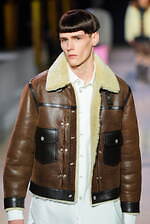 ケンゾー 2025年秋冬メンズコレクション - “東京からパリへ”列車での旅｜写真34