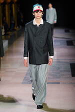 ケンゾー 2025年秋冬メンズコレクション - “東京からパリへ”列車での旅｜写真41