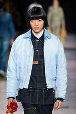 ケンゾー 2025年秋冬メンズコレクション - “東京からパリへ”列車での旅｜写真52