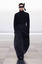 ディオール 2025年冬メンズコレクション - 華麗さから簡潔さへ、男性服の歩みを研ぎ澄ます｜写真1