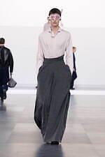 ディオール 2025年冬メンズコレクション - 華麗さから簡潔さへ、男性服の歩みを研ぎ澄ます｜写真40