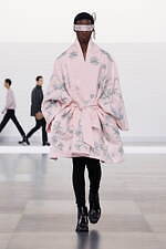 ディオール 2025年冬メンズコレクション - 華麗さから簡潔さへ、男性服の歩みを研ぎ澄ます｜写真49