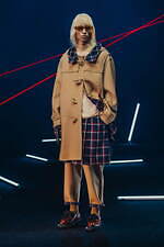 アンダーカバーの2025年秋冬メンズコレクション - 退廃と洗練に交わる架空のフォークロア｜写真36