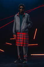 アンダーカバーの2025年秋冬メンズコレクション - 退廃と洗練に交わる架空のフォークロア｜写真37