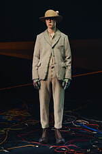 アンダーカバーの2025年秋冬メンズコレクション - 退廃と洗練に交わる架空のフォークロア｜写真45